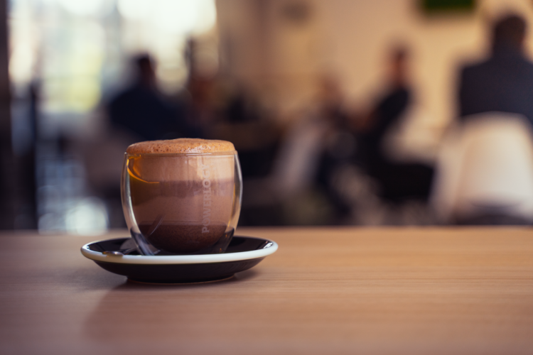 Power Cocoa môžete ochutnať vzďy aj v Powerlogy Space & Coffee