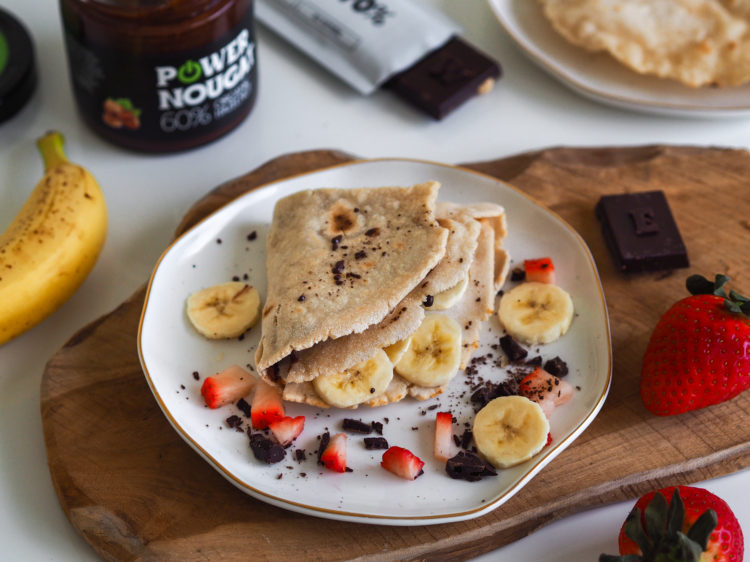 Domáci tortilla wrap bez lepku s nugátom a jahodami